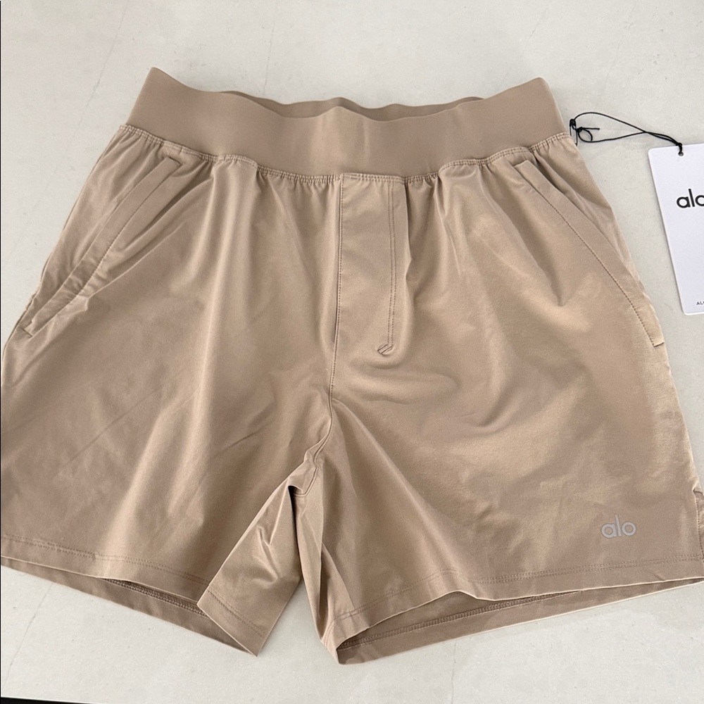 ALO Yoga Men’s 5” Repetition Athletic Shorts